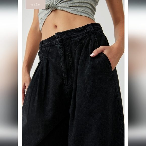 Free People Black Pants with Chain Belt - Picture 2 of 4
